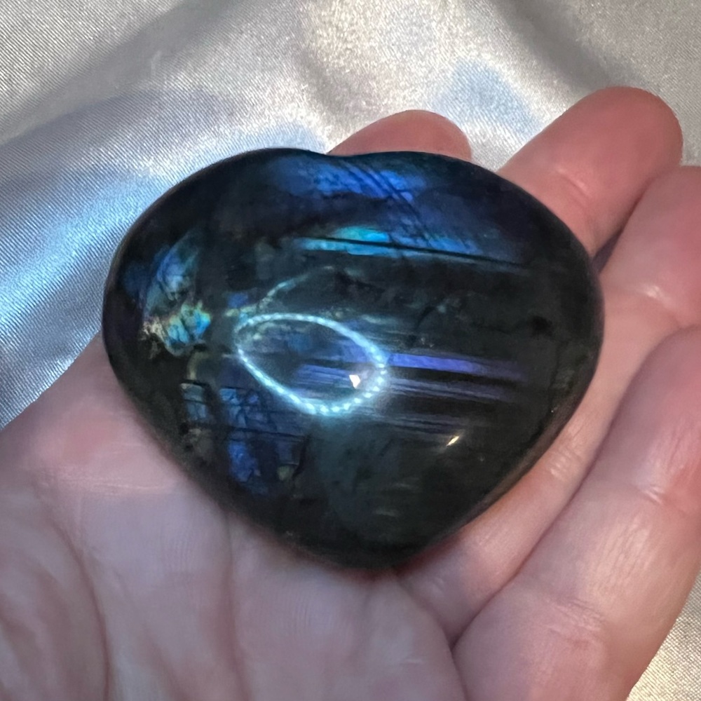 Large Labradorite Heart - Picture 4 of 4